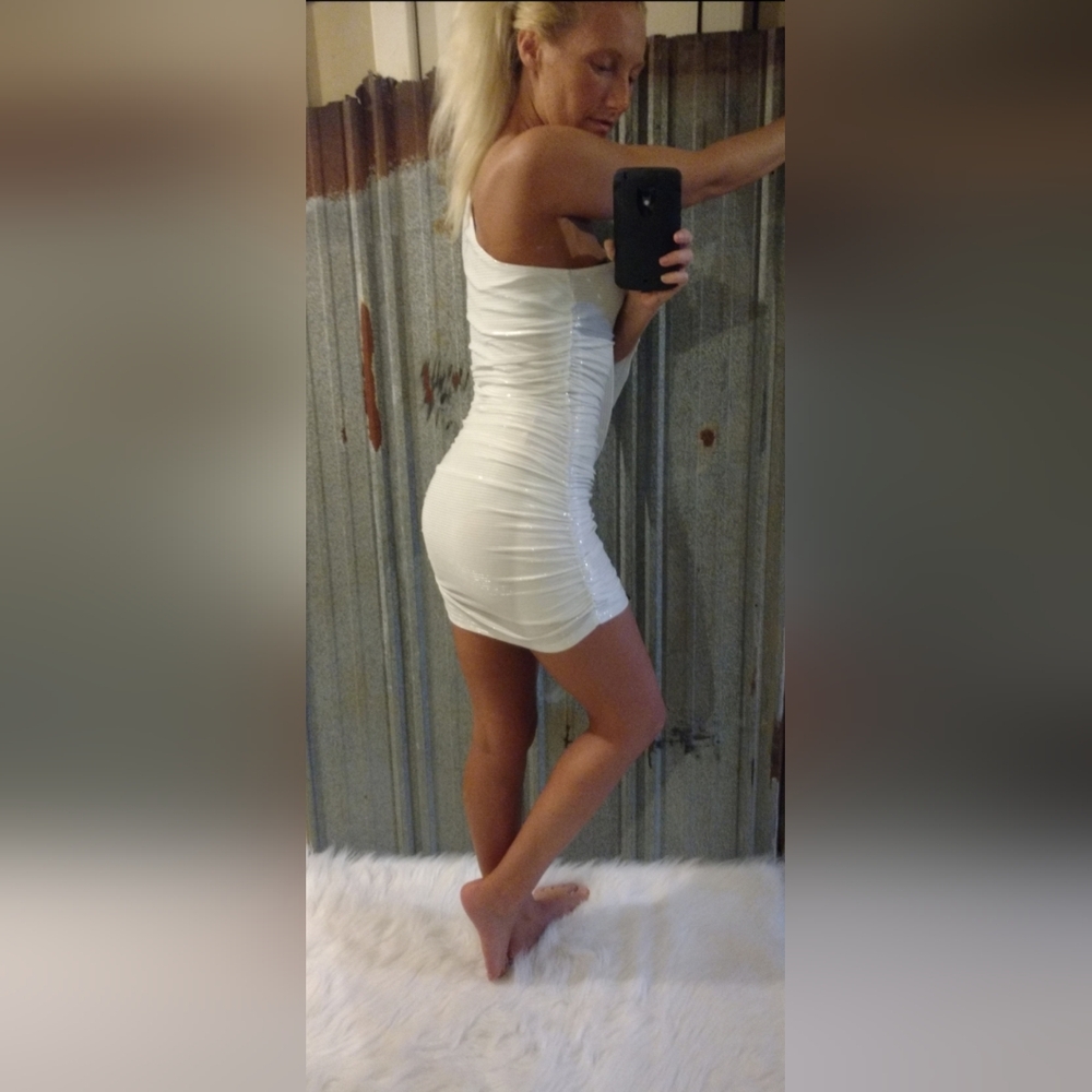 Metallic White One Shoulder Bell Sleeve Runched Body Con Mini Dress